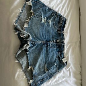 NWT Abercrombie Ultra High Rise Mom Short. Distressed style with button fly.